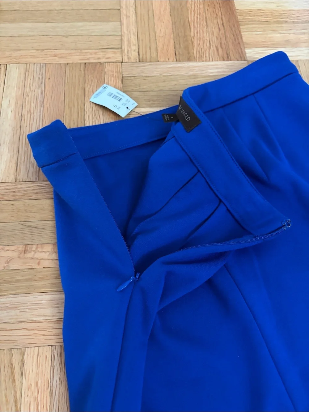 The Limited NWT Pencil Skirt w/ Gold Accents Women’s Size 0